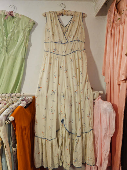 çiçekli gece elbisesi