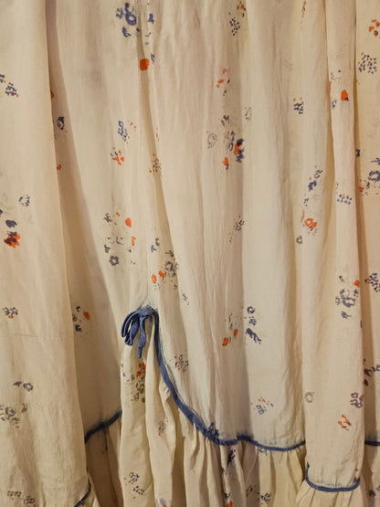 çiçekli gece elbisesi