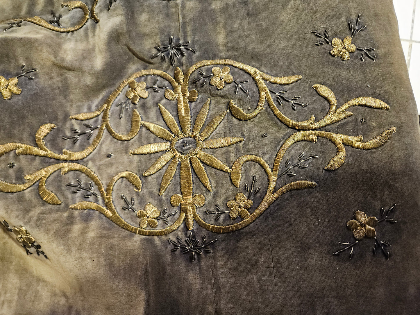 tel kırma kadife yastık