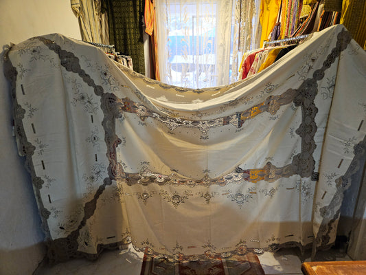 Rahibe İşi Masa Örtüsü